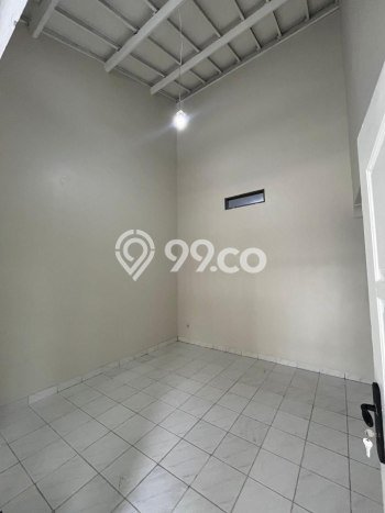 Disewakan! Rumah 6 Kamar Tidur &
2 Kamar Mandi di Pondok Kelapa, Jakarta Timur Disewakan! Rumah 6 Kamar Tidur &
2 Kamar Mandi di Pondok Kelapa, Jakarta Timur
