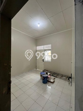 Disewakan! Rumah 6 Kamar Tidur &
2 Kamar Mandi di Pondok Kelapa, Jakarta Timur Disewakan! Rumah 6 Kamar Tidur &
2 Kamar Mandi di Pondok Kelapa, Jakarta Timur