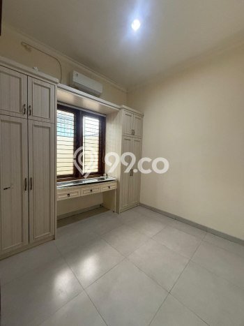 Siap Huni Hunian Elit 4 Kamar di Jatinegara Dekat ke Mana Saja Siap Huni Hunian Elit 4 Kamar di Jatinegara Dekat ke Mana Saja