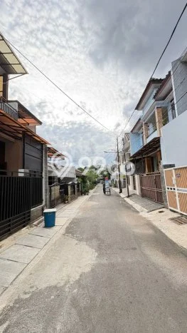 Lokasi terbaik! Rumah siap huni disewakan di Duren Sawit LB 150m2 Lokasi terbaik! Rumah siap huni disewakan di Duren Sawit LB 150m2