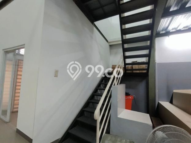 Gudang Dijual di Cakung LT 162m2, LB 152m2 Solusi Investasi Cerdas Gudang Dijual di Cakung LT 162m2, LB 152m2 Solusi Investasi Cerdas