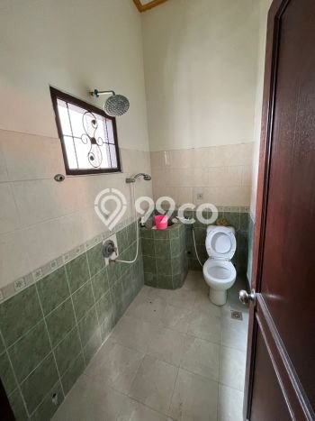 Disewakan! Rumah 6 Kamar Tidur &
3 Kamar Mandi di Renon, Denpasar Disewakan! Rumah 6 Kamar Tidur &
3 Kamar Mandi di Renon, Denpasar