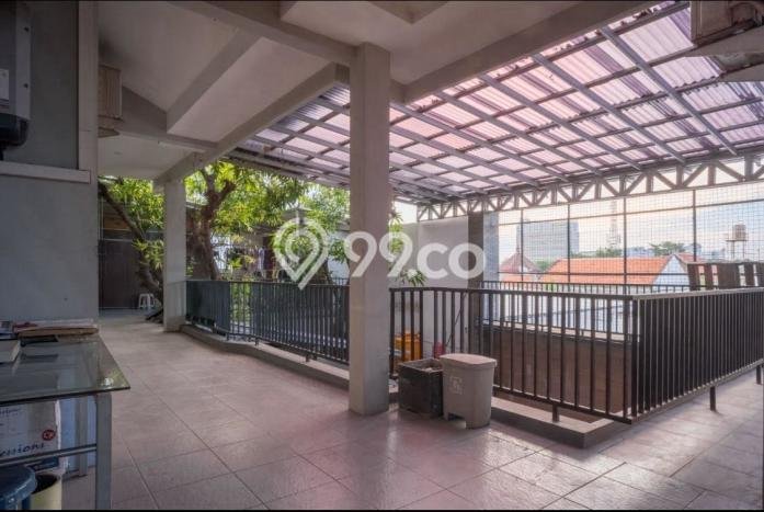 For Sale! Luxury House LT 594m2 Desain Modern di Raya Darmo For Sale! Luxury House LT 594m2 Desain Modern di Raya Darmo