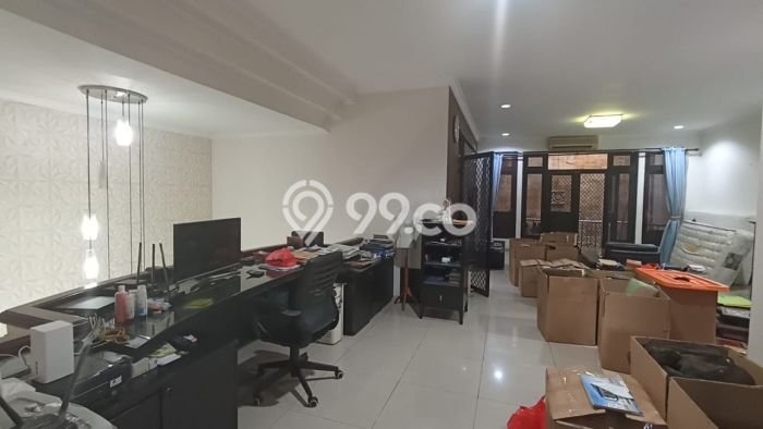 Rumah Mewah Dijual LT 276m2 di Dukuh Pakis, Surabaya Rumah Mewah Dijual LT 276m2 di Dukuh Pakis, Surabaya
