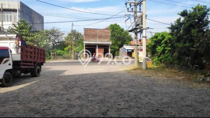 Gudang Dijual Lokasi Stratagis di Kedamean Gresik Cocok untuk Bisnis Gudang Dijual Lokasi Stratagis di Kedamean Gresik Cocok untuk Bisnis