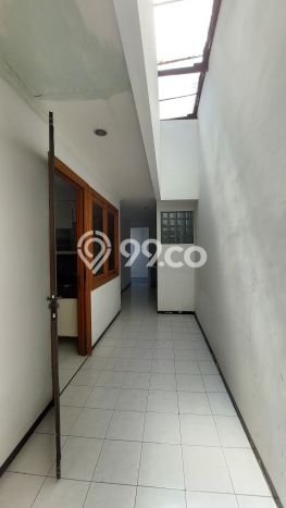 JUAL CEPAT! Rumah Ready Stock Area Strategis Dukuh Pakis, LT 345m2m² LB 308m2m² JUAL CEPAT! Rumah Ready Stock Area Strategis Dukuh Pakis, LT 345m2m² LB 308m2m²