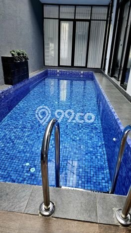 Rumah Luxury Modern Tanpa Renovasi di Citraland Surabaya Rumah Luxury Modern Tanpa Renovasi di Citraland Surabaya