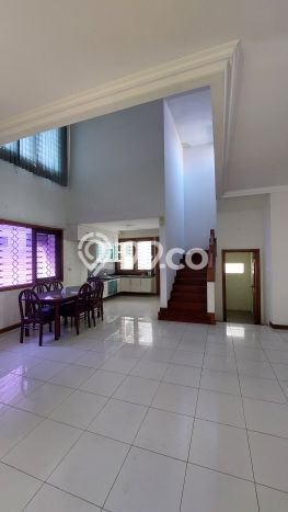 JUAL CEPAT! Rumah Ready Stock Area Strategis Dukuh Pakis, LT 345m2m² LB 308m2m² JUAL CEPAT! Rumah Ready Stock Area Strategis Dukuh Pakis, LT 345m2m² LB 308m2m²