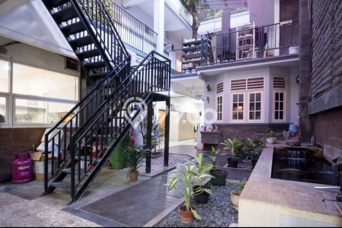 For Sale! Luxury House LT 594m2 Desain Modern di Raya Darmo For Sale! Luxury House LT 594m2 Desain Modern di Raya Darmo