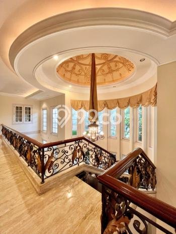 Jual Rumah Mewah Elegan Dengan View Eksklusif di Citraland, Surabaya Jual Rumah Mewah Elegan Dengan View Eksklusif di Citraland, Surabaya