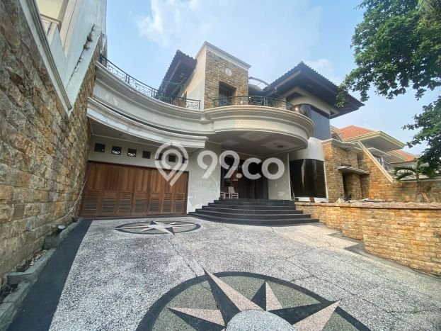Dijual Hunian Mewah dengan Fasilitas Sekitar Komplit di Dukuh Pakis, Surabaya Dijual Hunian Mewah dengan Fasilitas Sekitar Komplit di Dukuh Pakis, Surabaya