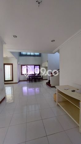 JUAL CEPAT! Rumah Ready Stock Area Strategis Dukuh Pakis, LT 345m2m² LB 308m2m² JUAL CEPAT! Rumah Ready Stock Area Strategis Dukuh Pakis, LT 345m2m² LB 308m2m²