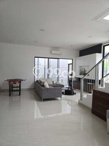 Rumah Mewah LB 220m2 Siap Huni Desain Elegan di Golf Island, Jakarta Utara Rumah Mewah LB 220m2 Siap Huni Desain Elegan di Golf Island, Jakarta Utara