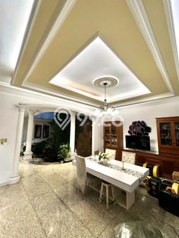 Hunian Mewah LB 1000m2 Siap Huni Desain Elegan di Permata Buana, Jakarta Barat Hunian Mewah LB 1000m2 Siap Huni Desain Elegan di Permata Buana, Jakarta Barat