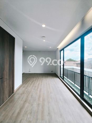 Dijual Rumah Luas Elegan Dengan View Eksklusif di Puri Indah, Jakarta Barat Dijual Rumah Luas Elegan Dengan View Eksklusif di Puri Indah, Jakarta Barat