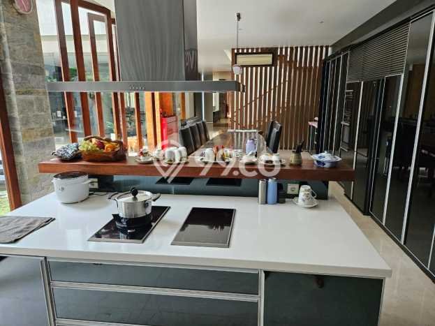 Dijual Rumah Luas Megah Dengan View Cantik di Puri Indah, Jakarta Barat Dijual Rumah Luas Megah Dengan View Cantik di Puri Indah, Jakarta Barat