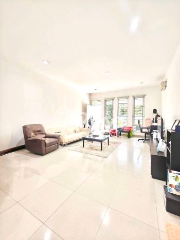 Rumah Elit LB 120m2 Siap Pakai Desain Elegan di Puri Indah, Jakarta Barat Rumah Elit LB 120m2 Siap Pakai Desain Elegan di Puri Indah, Jakarta Barat