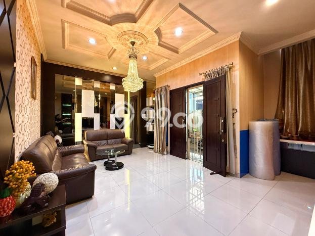 For Sale! Luxury House LT 137m2 Desain Elegan di Tomang For Sale! Luxury House LT 137m2 Desain Elegan di Tomang