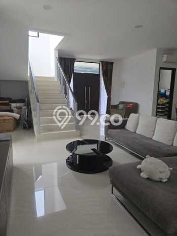 Rumah Mewah LB 220m2 Siap Huni Desain Elegan di Golf Island, Jakarta Utara Rumah Mewah LB 220m2 Siap Huni Desain Elegan di Golf Island, Jakarta Utara