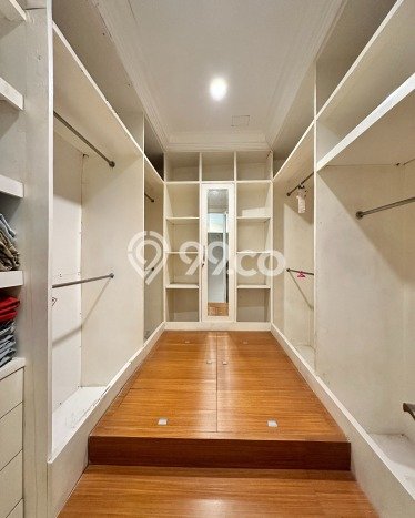 Ready to Use! Luxury House LT 1090m2 Desain Modern di Senopati Ready to Use! Luxury House LT 1090m2 Desain Modern di Senopati