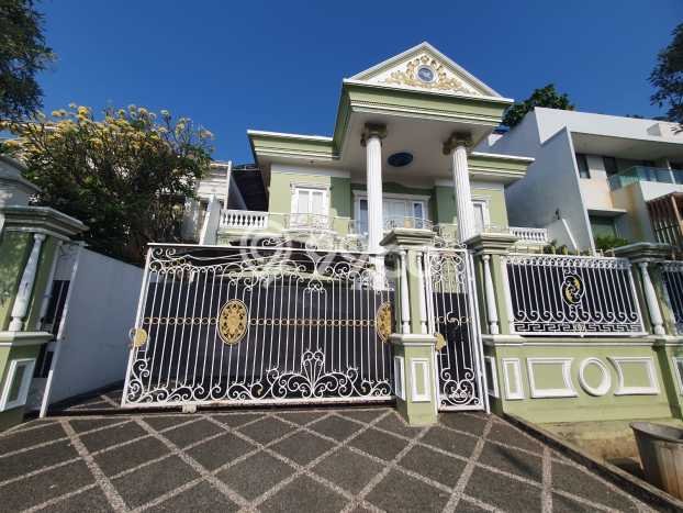 Rumah Luxury Modern Tanpa Renovasi di Intercon Jakarta Barat Rumah Luxury Modern Tanpa Renovasi di Intercon Jakarta Barat