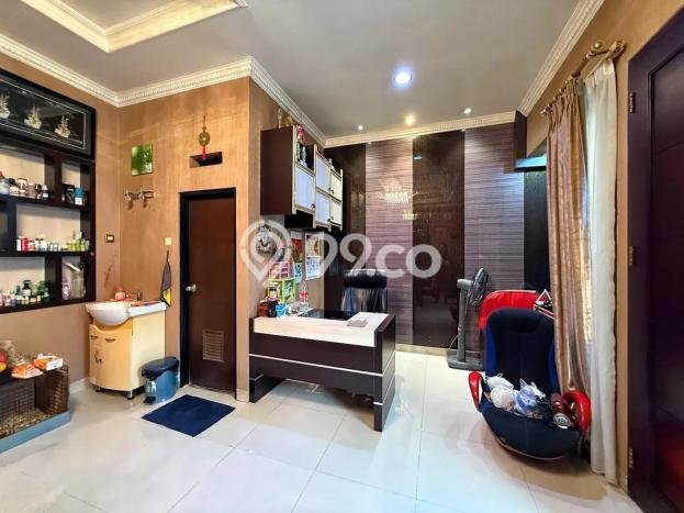For Sale! Luxury House LT 137m2 Desain Elegan di Tomang For Sale! Luxury House LT 137m2 Desain Elegan di Tomang