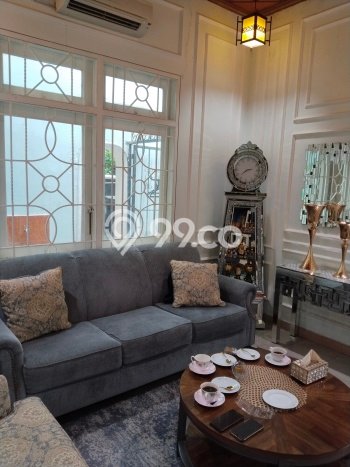 Ready to Use! Premium House LT 261m2 Desain Elegan di Gandaria Ready to Use! Premium House LT 261m2 Desain Elegan di Gandaria