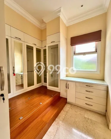 Ready to Use! Luxury House LT 1090m2 Desain Modern di Senopati Ready to Use! Luxury House LT 1090m2 Desain Modern di Senopati