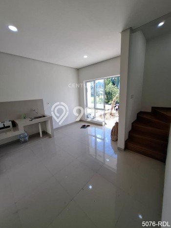 Dijual Rumah 2 Kamar Lokasi Ideal Bagus dan Strategis di Serpong Dijual Rumah 2 Kamar Lokasi Ideal Bagus dan Strategis di Serpong