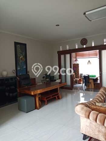 Hunian Mewah LB 350m2 Siap Pakai Desain Elegan di Veteran, Jakarta Selatan Hunian Mewah LB 350m2 Siap Pakai Desain Elegan di Veteran, Jakarta Selatan