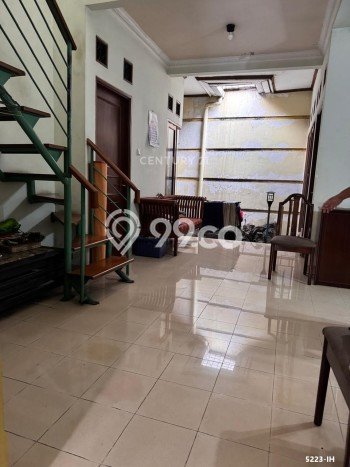 Hunian Eksklusif Siap Huni LT 139m2 di Pesanggrahan, Jakarta Selatan Hunian Eksklusif Siap Huni LT 139m2 di Pesanggrahan, Jakarta Selatan