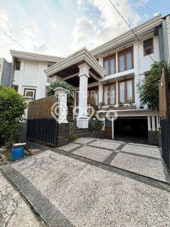 Hunian Elit LB 625m2 Siap Huni Desain Elegan di Bintaro, Tangerang Selatan Hunian Elit LB 625m2 Siap Huni Desain Elegan di Bintaro, Tangerang Selatan