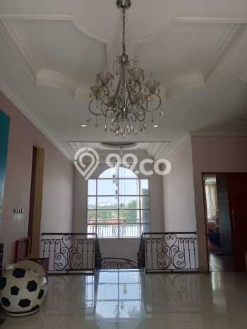 Jual Rumah Mewah Elegan Dengan View Cantik di Cibubur, Jakarta Timur Jual Rumah Mewah Elegan Dengan View Cantik di Cibubur, Jakarta Timur