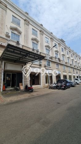 PRIME LOCATION! Ruko Kawasan Karang Tengah, Luas 236m2m², Area Bisnis, Posisi Premium PRIME LOCATION! Ruko Kawasan Karang Tengah, Luas 236m2m², Area Bisnis, Posisi Premium