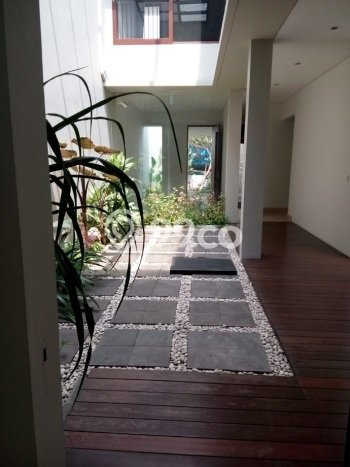 For Sale! Premium House LT 412m2 Desain Modern di Kemang For Sale! Premium House LT 412m2 Desain Modern di Kemang
