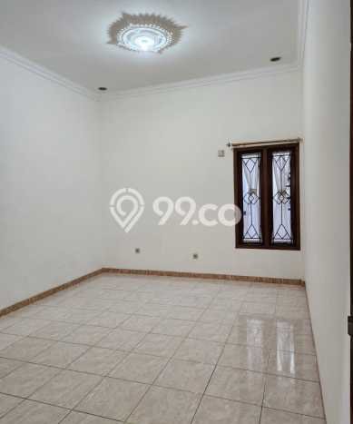PRIME PROPERTY! Rumah area Banyumanik, 2 KM, Area Elite, LT 120m² Bangunan 120m² PRIME PROPERTY! Rumah area Banyumanik, 2 KM, Area Elite, LT 120m² Bangunan 120m²