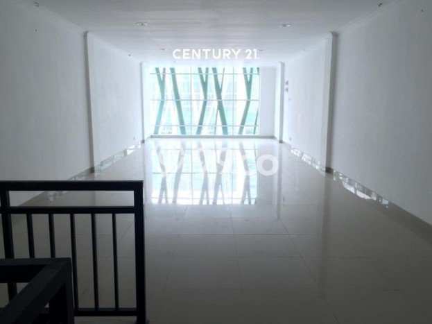 INVESTASI MENGUNTUNGKAN! Ruko Kawasan Cikarang, Luas 275m², Potensi Profit Tinggi INVESTASI MENGUNTUNGKAN! Ruko Kawasan Cikarang, Luas 275m², Potensi Profit Tinggi
