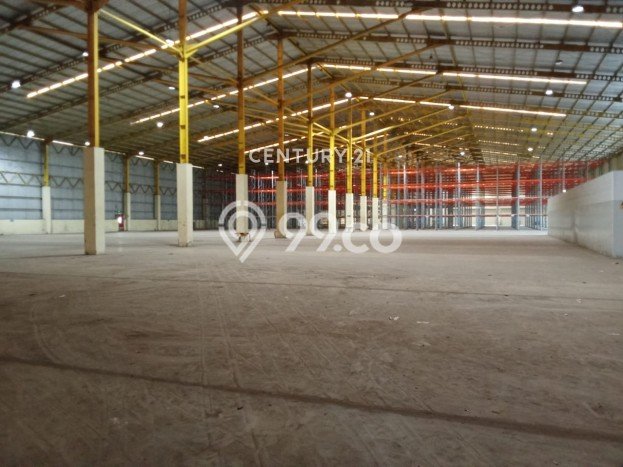 LOKASI STRATEGIS! Gudang Kawasan Cikarang, Luas 11000m², Area Komersial, Jalan Utama LOKASI STRATEGIS! Gudang Kawasan Cikarang, Luas 11000m², Area Komersial, Jalan Utama