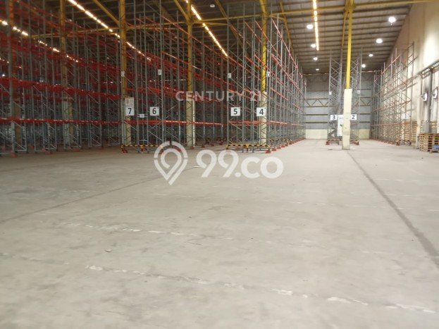 LOKASI STRATEGIS! Gudang Kawasan Cikarang, Luas 11000m², Area Komersial, Jalan Utama LOKASI STRATEGIS! Gudang Kawasan Cikarang, Luas 11000m², Area Komersial, Jalan Utama