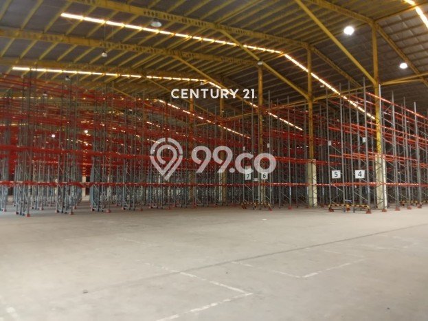 LOKASI STRATEGIS! Gudang Kawasan Cikarang, Luas 11000m², Area Komersial, Jalan Utama LOKASI STRATEGIS! Gudang Kawasan Cikarang, Luas 11000m², Area Komersial, Jalan Utama