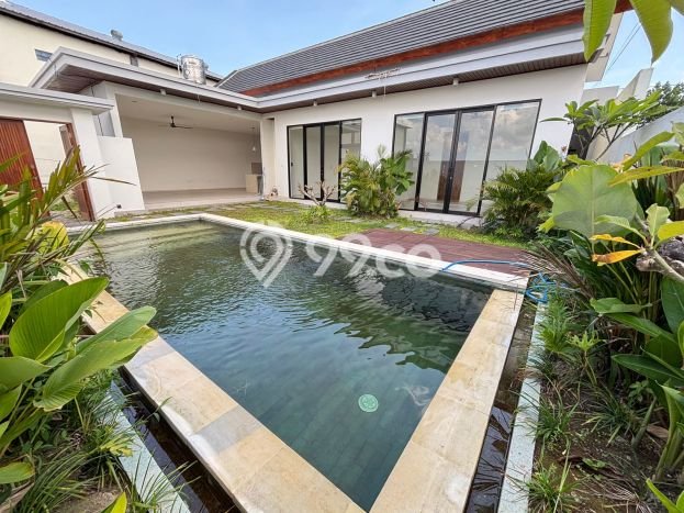 HUNIAN IMPIAN! Rumah di Kerobokan, 3 KM, Bebas Macet, Luas 200m² Bangunan 100m² HUNIAN IMPIAN! Rumah di Kerobokan, 3 KM, Bebas Macet, Luas 200m² Bangunan 100m²