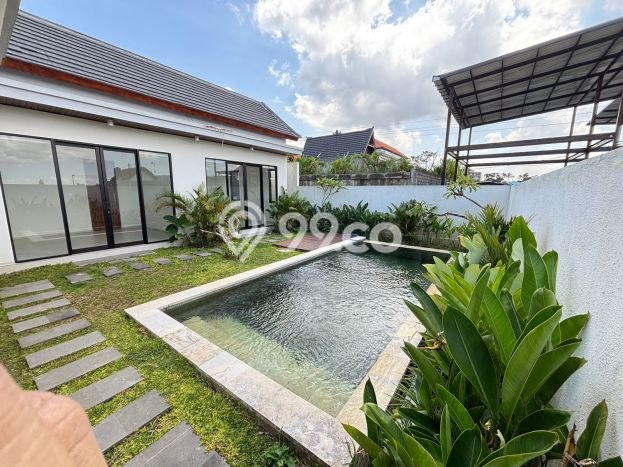 HUNIAN IMPIAN! Rumah di Kerobokan, 3 KM, Bebas Macet, Luas 200m² Bangunan 100m² HUNIAN IMPIAN! Rumah di Kerobokan, 3 KM, Bebas Macet, Luas 200m² Bangunan 100m²