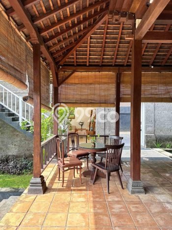 Vila Terawat Kawasan , Luas 950m2m², Lokasi Premium dengan akses bagus Vila Terawat Kawasan , Luas 950m2m², Lokasi Premium dengan akses bagus