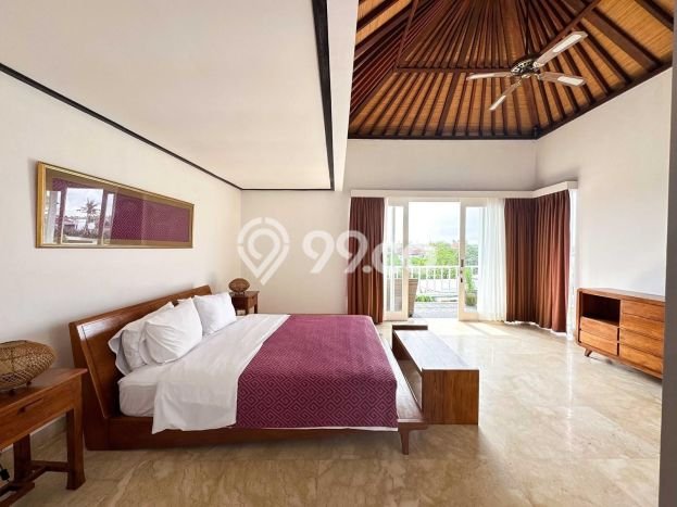 Vila Terawat Kawasan , Luas 950m2m², Lokasi Premium dengan akses bagus Vila Terawat Kawasan , Luas 950m2m², Lokasi Premium dengan akses bagus