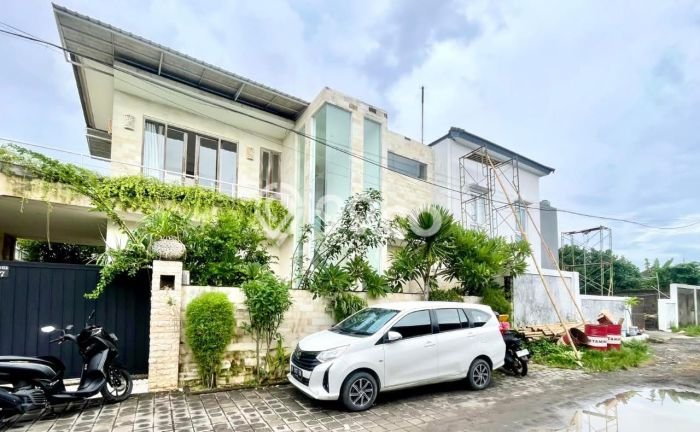 Vila Kawasan , Area 374m2m², Akses ke fasilitas publik Vila Kawasan , Area 374m2m², Akses ke fasilitas publik