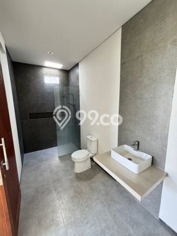 HUNIAN IMPIAN! Rumah di Kerobokan, 3 KM, Bebas Macet, Luas 200m² Bangunan 100m² HUNIAN IMPIAN! Rumah di Kerobokan, 3 KM, Bebas Macet, Luas 200m² Bangunan 100m²
