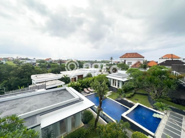 Vila Terawat Kawasan , Luas 950m2m², Lokasi Premium dengan akses bagus Vila Terawat Kawasan , Luas 950m2m², Lokasi Premium dengan akses bagus