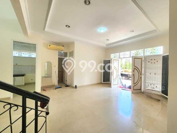 Rumah di Singgasana, 3 KM, Akses Mudah Fasilitas Umum, Luas 230m² LB 300m² Rumah di Singgasana, 3 KM, Akses Mudah Fasilitas Umum, Luas 230m² LB 300m²
