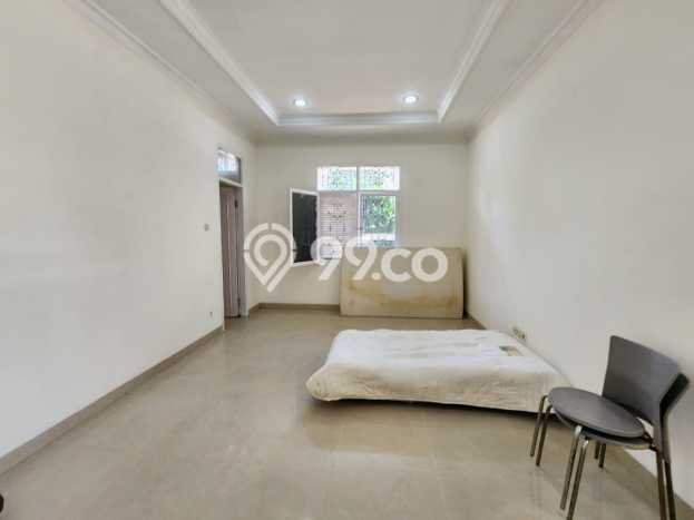 Rumah di Singgasana, 3 KM, Akses Mudah Fasilitas Umum, Luas 230m² LB 300m² Rumah di Singgasana, 3 KM, Akses Mudah Fasilitas Umum, Luas 230m² LB 300m²