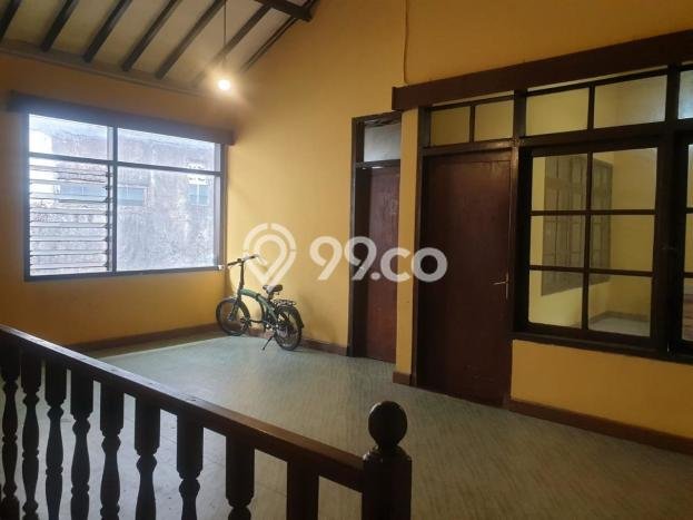 PROMO SPESIAL! Rumah Untuk Investasi di Burangrang, Luas 174m² Bangunan 300m² PROMO SPESIAL! Rumah Untuk Investasi di Burangrang, Luas 174m² Bangunan 300m²